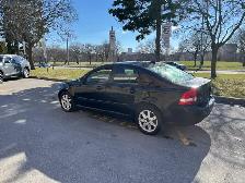 2005 Volvo S40 2.4L - Photo 7