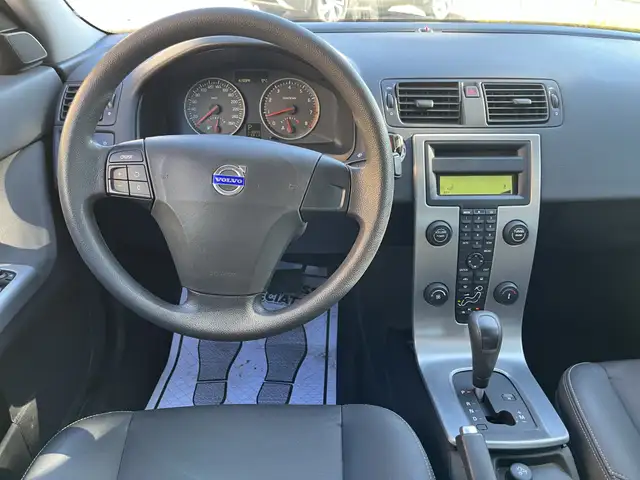 2005 Volvo S40 2.4L - Photo 17