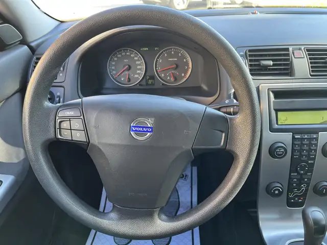 2005 Volvo S40 2.4L - Photo 18