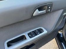 2005 Volvo S40 2.4L - Photo 21
