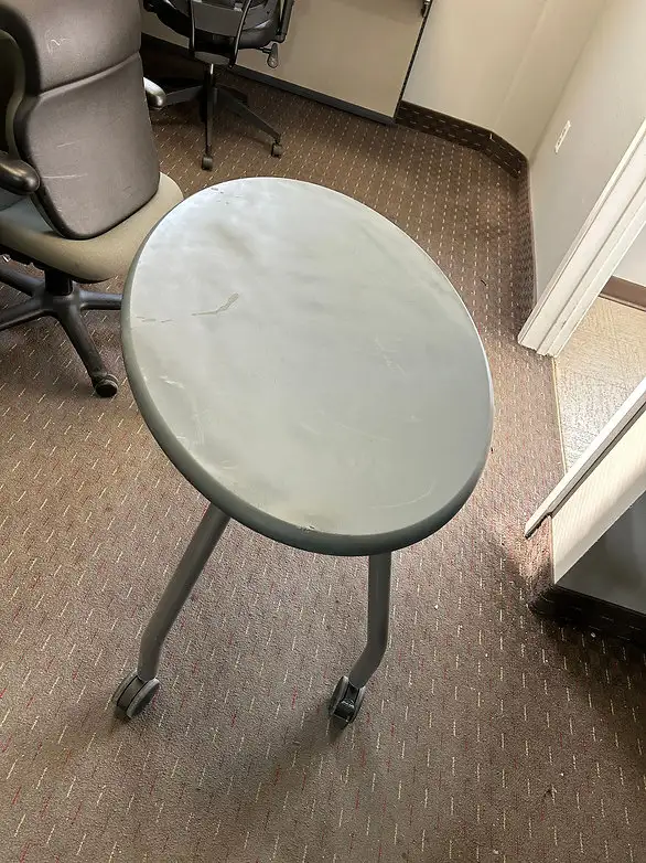 Coffee Table-Fair Condition-Call us now! - Photo 3