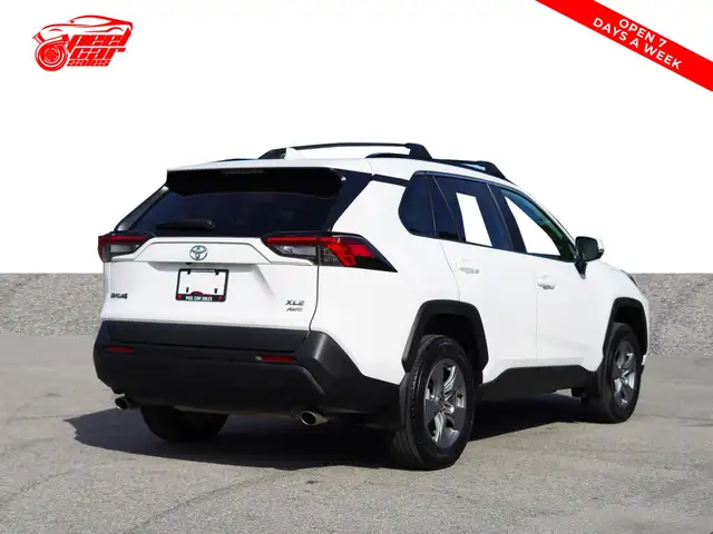 2022 Toyota RAV4 XLE, BSM, Sunroof, Apple carplay, - Photo 6