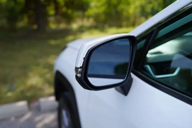 2022 Toyota RAV4 XLE, BSM, Sunroof, Apple carplay, - Photo 9