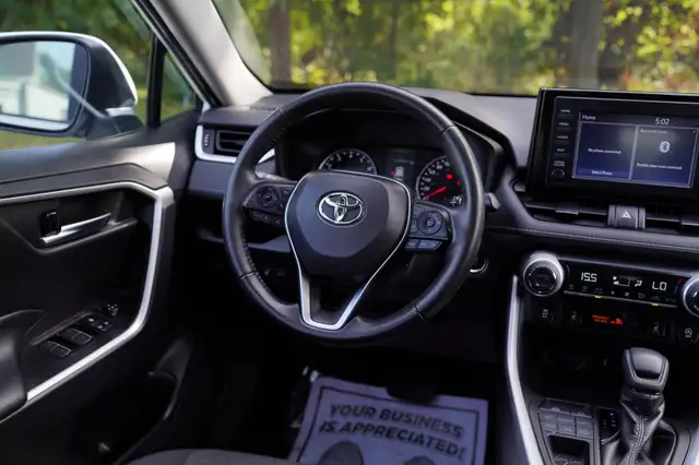 2022 Toyota RAV4 XLE, BSM, Sunroof, Apple carplay, - Photo 14