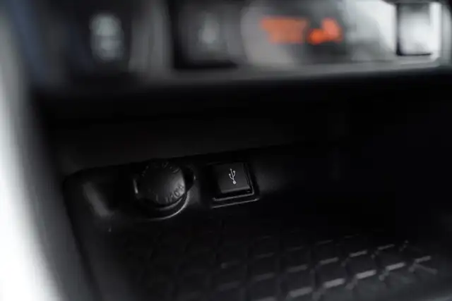 2022 Toyota RAV4 XLE, BSM, Sunroof, Apple carplay, - Photo 28