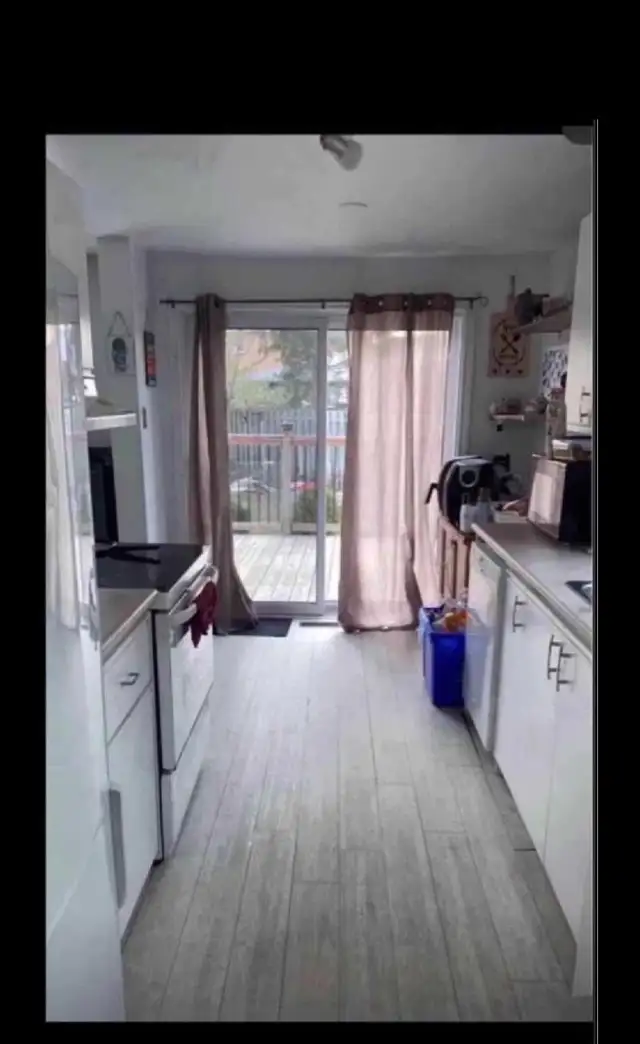 $400 shared room - Photo 3