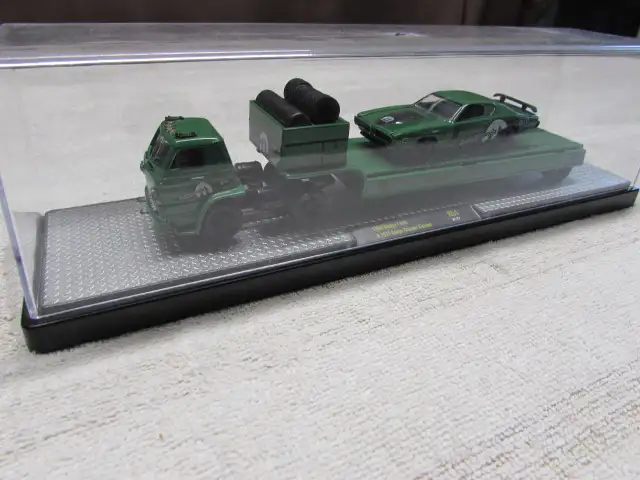 M2 Machines Mopar Haulers 1966 Dodge L600 & 1971 Dodge Charger - Photo 4