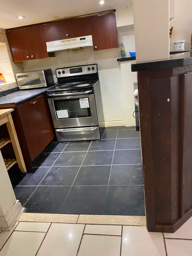 Two Bedroom Leagl Basement For Rent - Photo 6