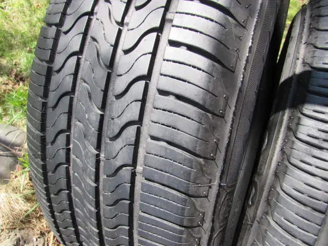 Pair of 225/55-18 Firestone All Seasons tires 90%   tread - Photo 5