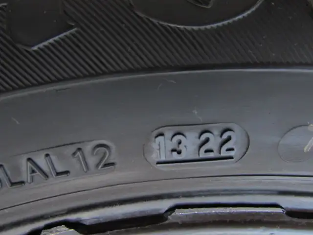 Pair of 225/55-18 Firestone All Seasons tires 90%   tread - Photo 9