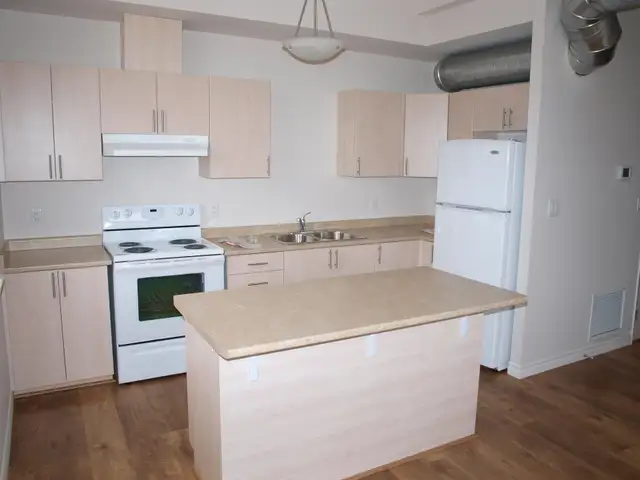 La Residence Woodstock - One Bedroom Apartment for Rent - Photo 3