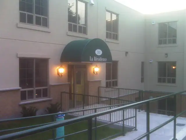 La Residence Woodstock - One Bedroom Apartment for Rent - Photo 6