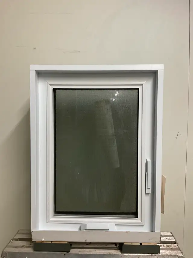10866BP Fenêtre Battant PVC Blanc Verre givré 22 3/4 x 30 - Photo 2