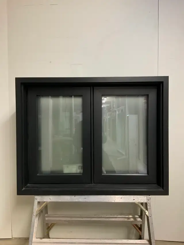 10865BH Fenêtre Battant HYBRIDE Noir Verre sablé 38 3/4 x 30 1/4