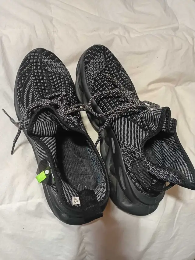 Sneakers NEW - Photo 2