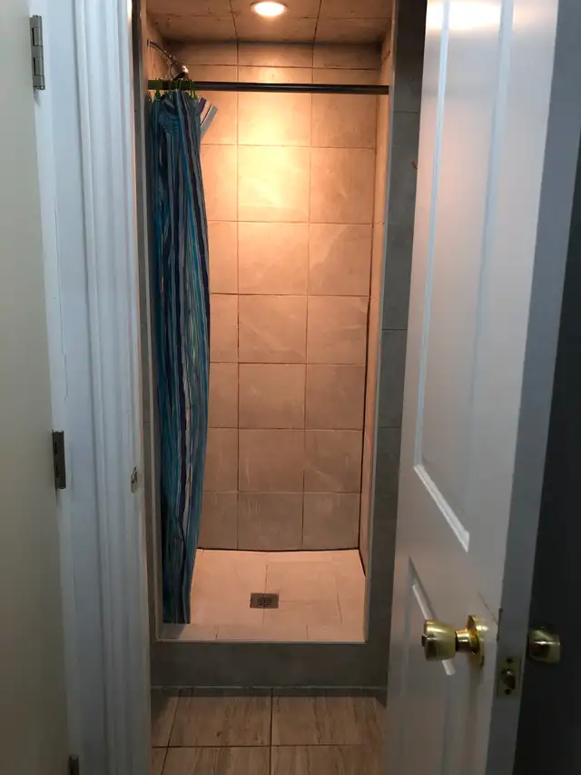 room for rent (finch donmills just besdide seneca college) - Photo 3