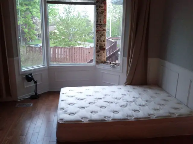 Close to Trent for students, available May 1 - Photo 3