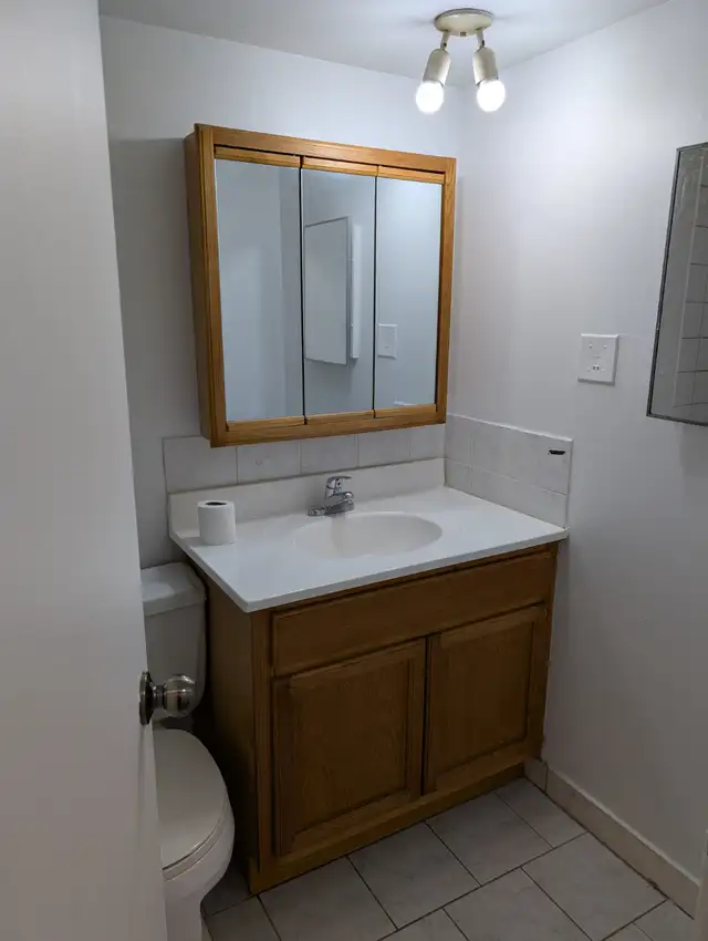 BEAU GRAND 3½, CDN près Hôpital Juif, Ste-Justine,HEC,MAI ET JUI - Photo 2