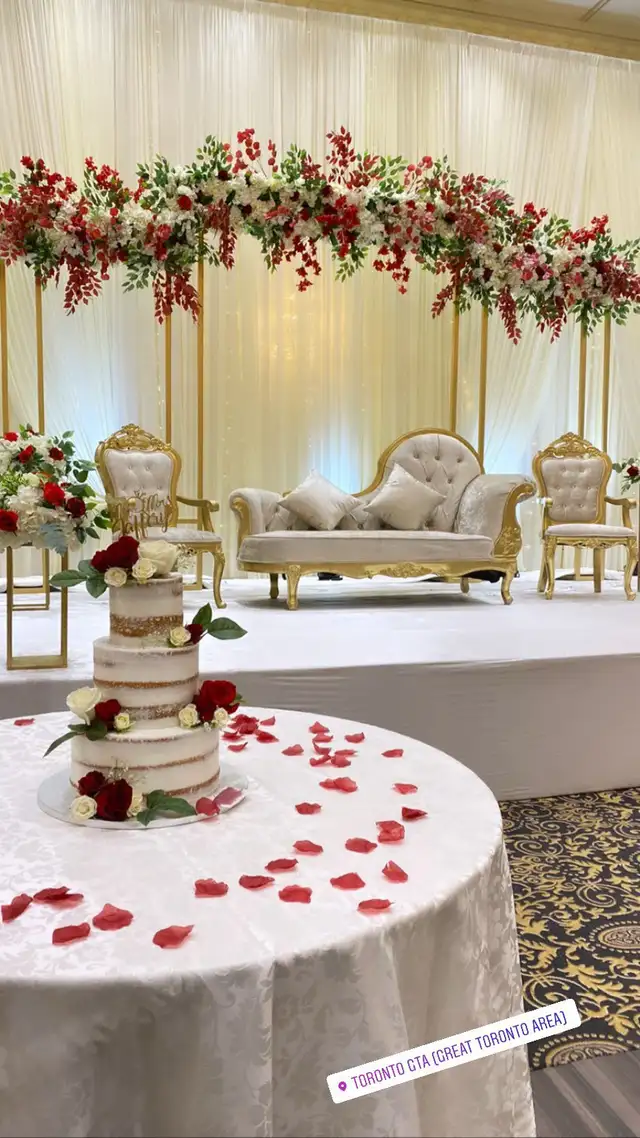 Beautiful wedding Cakes Milton Halton GTA delivery - Photo 4