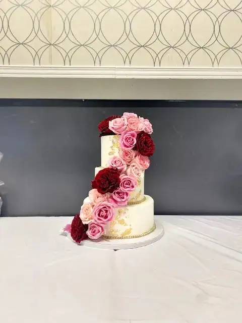 Beautiful wedding Cakes Milton Halton GTA delivery - Photo 6