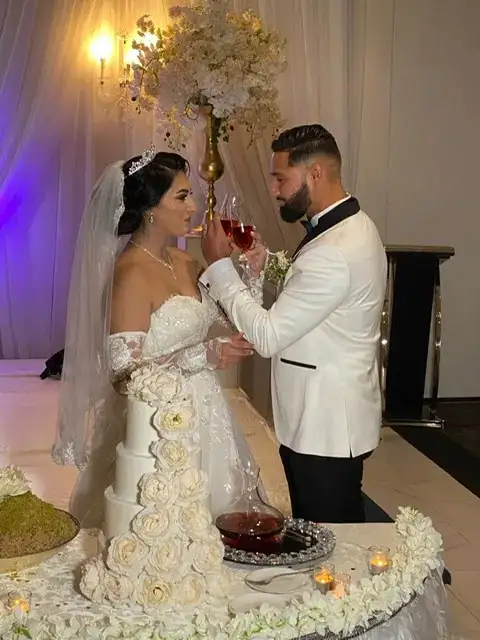 Beautiful wedding Cakes Milton Halton GTA delivery - Photo 8