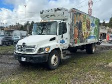 2005 Hino 238 20ft Box Truck With Rail Gate