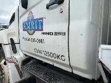2005 Hino 238 20ft Box Truck With Rail Gate - Photo 7