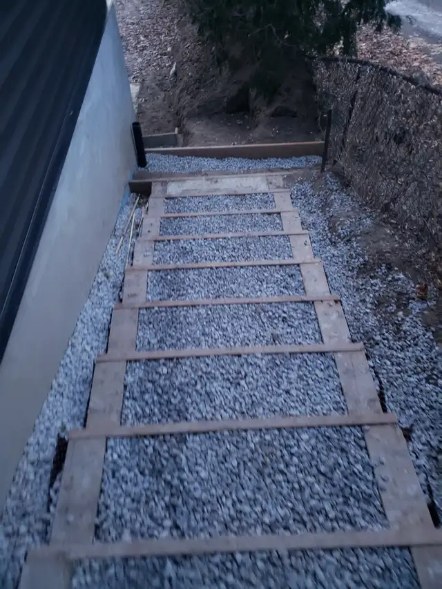 MAN FOR HIRE! (Not hiring) I do Demo/Reno/Landscaping/Brick/Conc - Photo 4