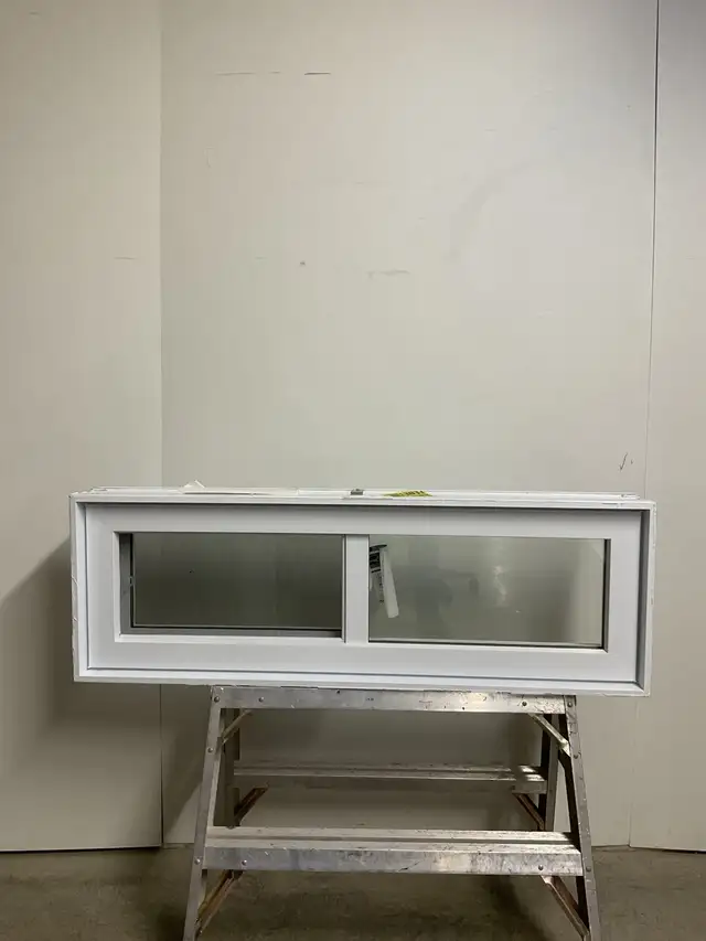 10889CP Fenêtre Coulissante PVC Blanc 2 sect 1 ouvr 47 x 15 3/4