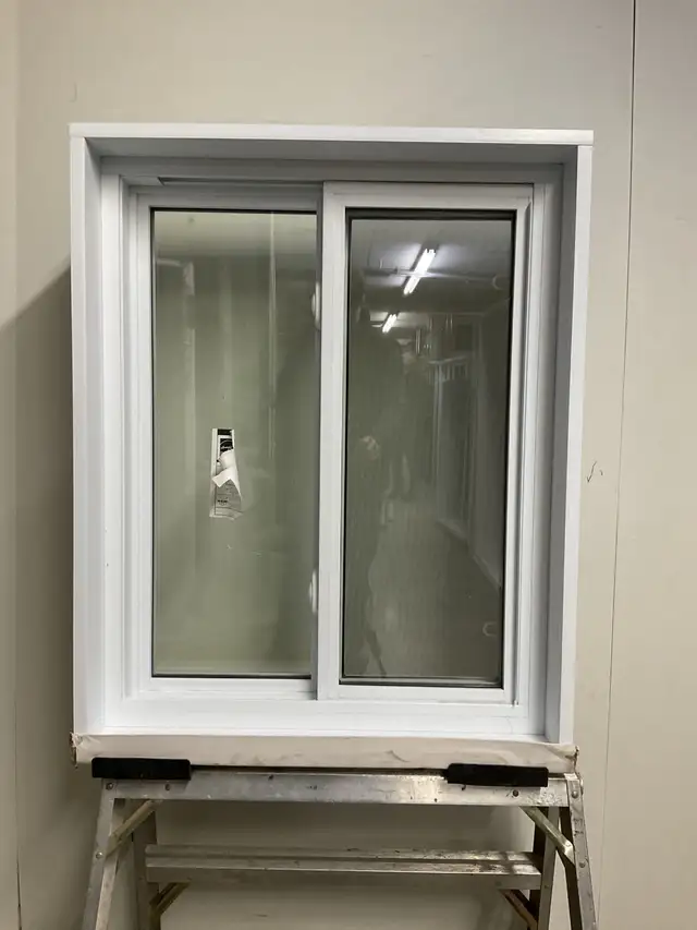 10868CP Fenêtre Coulissante PVC Blanc 2 sect 1 ouvr 31 x 38 1/2 - Photo 2