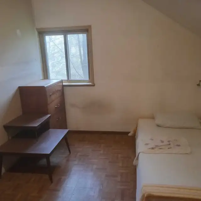 Room for Rent Cheap Cheap  all inclusive Hydro  own room parking - Photo 4