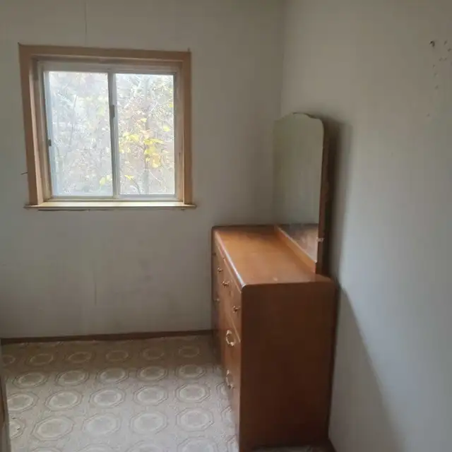 Room for Rent Cheap Cheap  all inclusive Hydro  own room parking - Photo 5