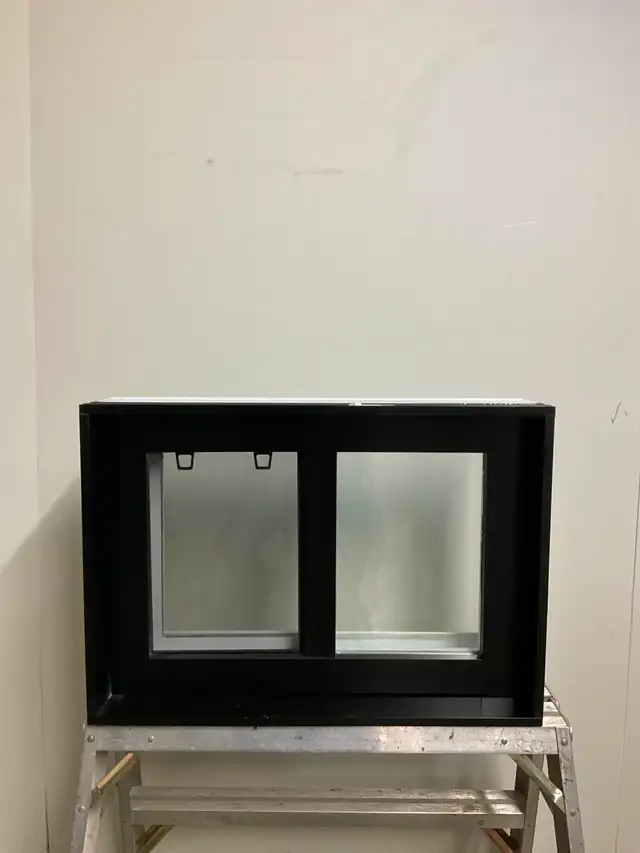 10847CH Fenêtre Coulissante HYBRIDE Noir   27 1/2 x 19 1/2