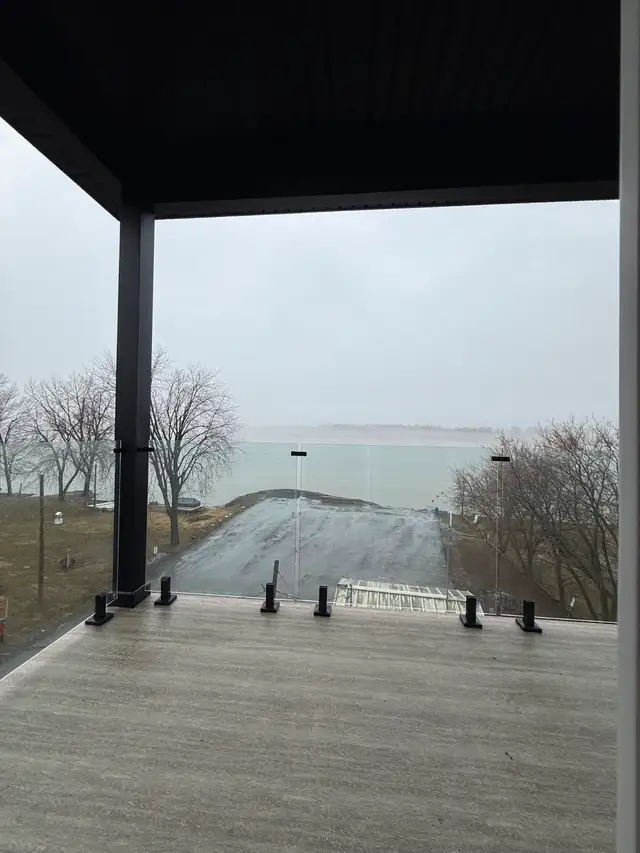 FOR RENT - 2 BEDROOM WATERFRONT - WENDOVER - Photo 8