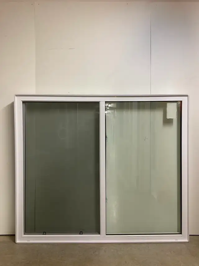 10828CP Fenêtre Coulissante PVC Blanc 2 sect 1 ouv 67 1/2x57 1/2