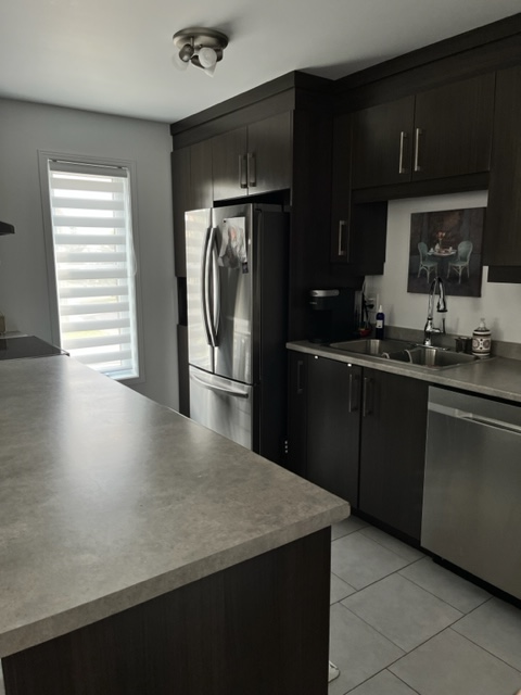 Bright 2-Bedroom Condo May 1/ Condo lumineux 2 chambres 1er mai - Photo 3