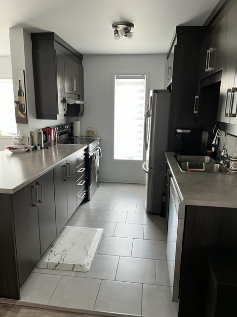 Bright 2-Bedroom Condo May 1/ Condo lumineux 2 chambres 1er mai - Photo 4