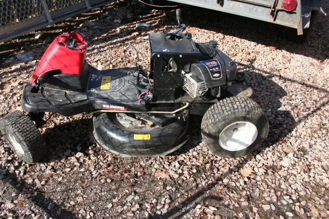 Tracteur a gazon pour pieces (Livraison possible)