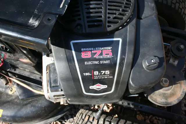 Tracteur a gazon pour pieces (Livraison possible) - Photo 2