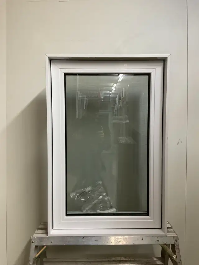 10772AP Fenêtre Auvent PVC Blanc 1 sect 1 ouvr 24 x 36