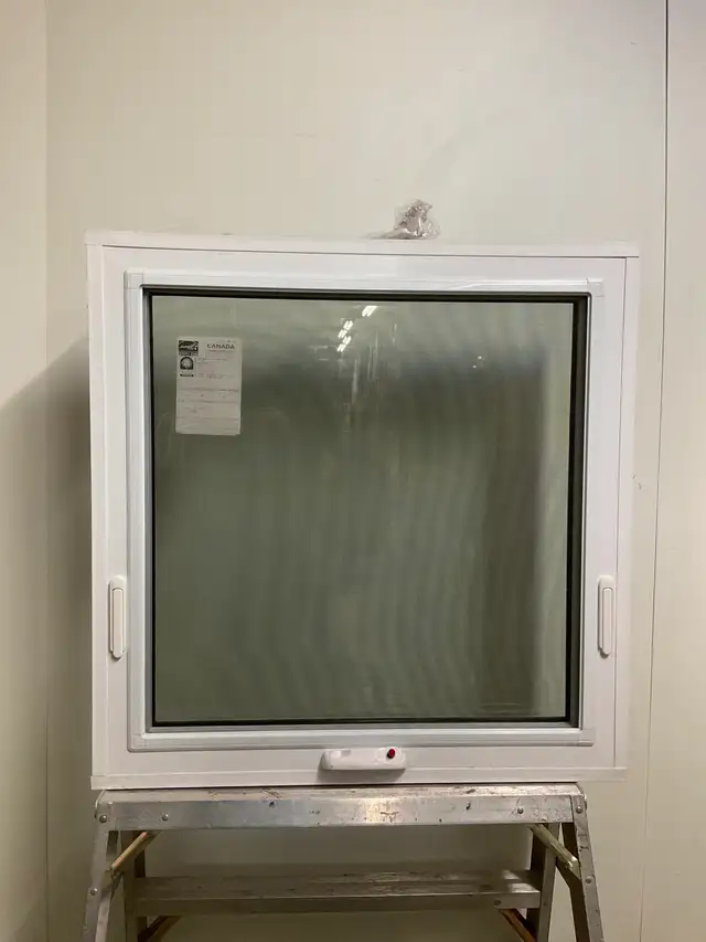 10791AP Fenêtre Auvent PVC Blanc 37 1/2 x 34 - Photo 2