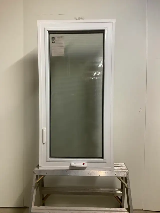 10793AP Fenêtre Auvent PVC Blanc 23 1/2 x 46 - Photo 2