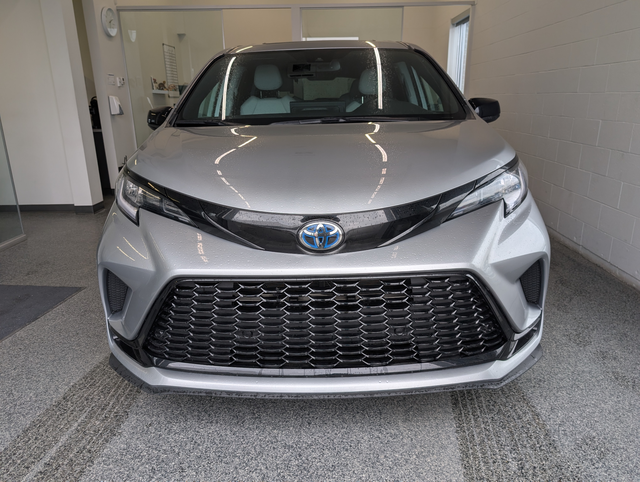 2025 Toyota Sienna Hybrid XSE  AWD - Photo 5
