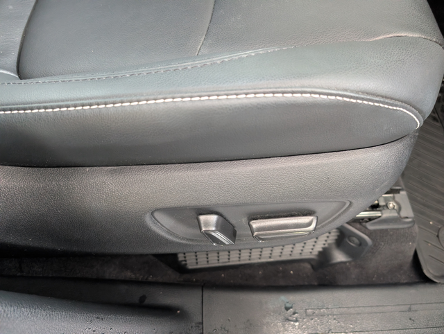 2025 Toyota Sienna Hybrid XSE  AWD - Photo 9