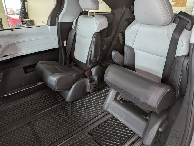2025 Toyota Sienna Hybrid XSE  AWD - Photo 10