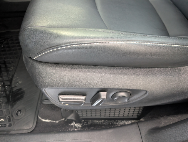 2025 Toyota Sienna Hybrid XSE  AWD - Photo 13