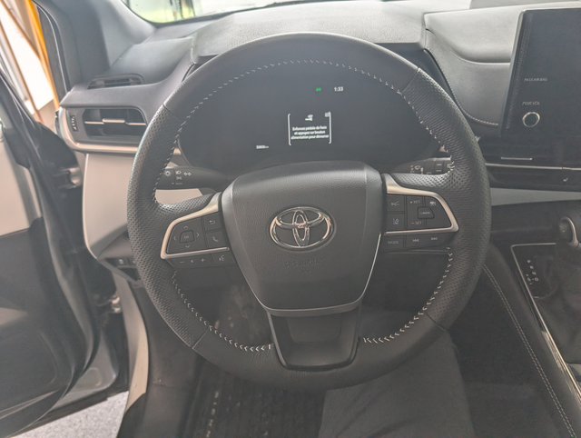 2025 Toyota Sienna Hybrid XSE  AWD - Photo 15