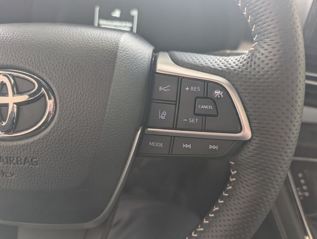 2025 Toyota Sienna Hybrid XSE  AWD - Photo 19