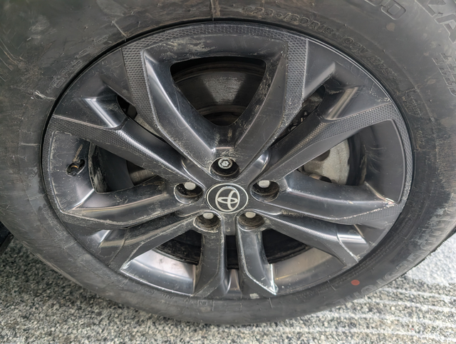 2025 Toyota Sienna Hybrid XSE  AWD - Photo 24