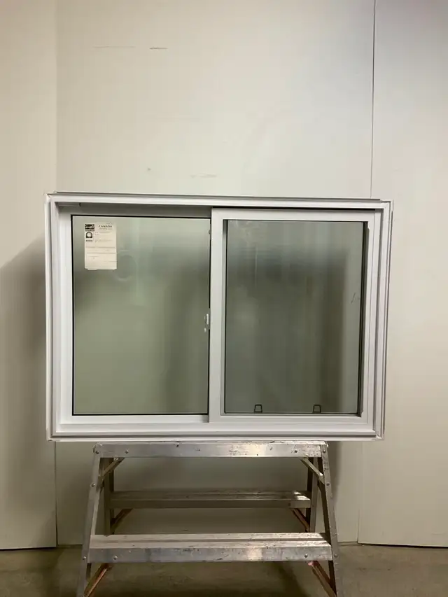 10823CP Fenêtre Coulissante PVC  2 sect 1 ouv 50 1/4 x 38 1/4 - Photo 2